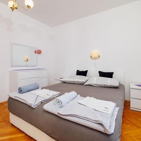 Apartments Melita Dramalj Eksteriør bilde