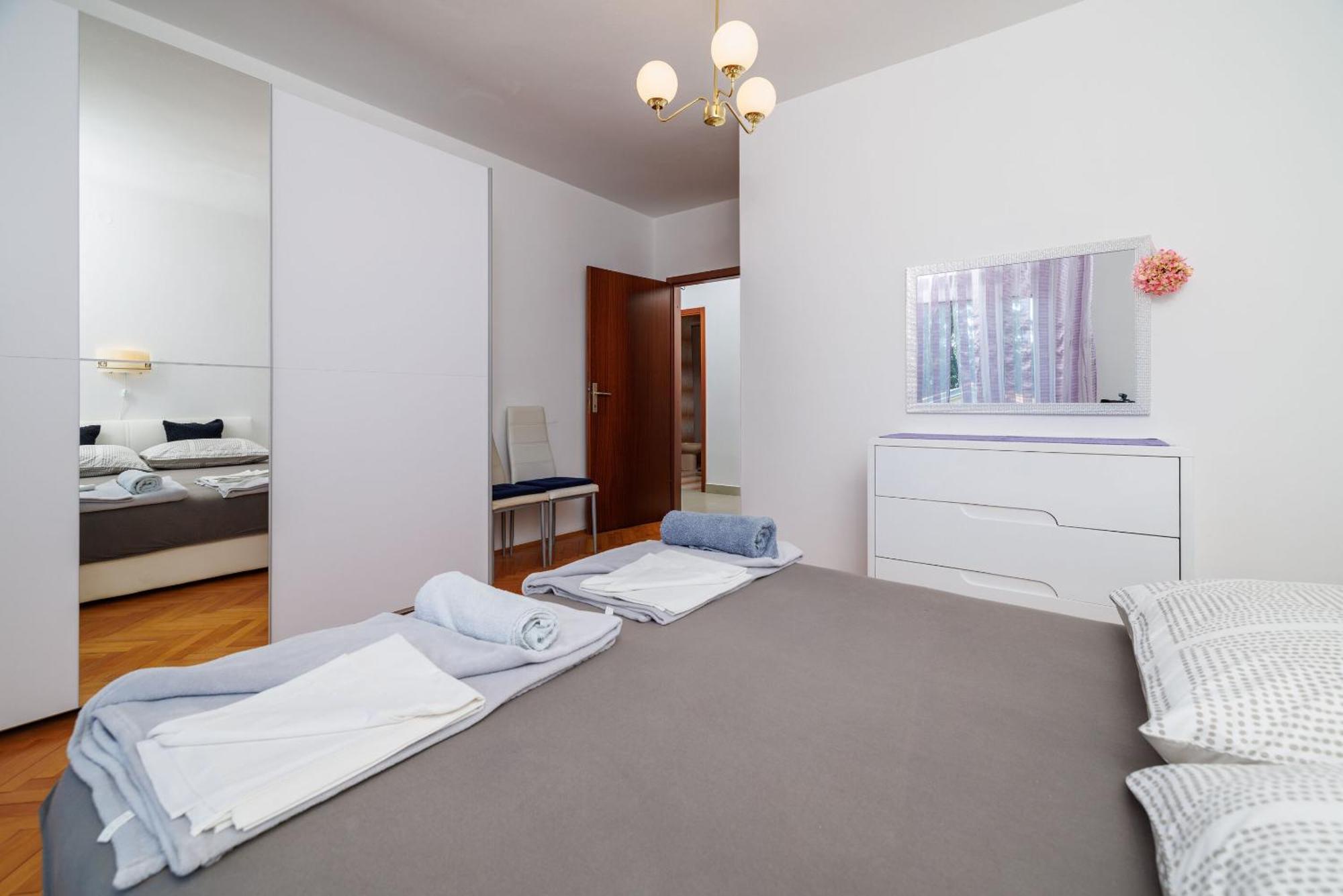 Apartments Melita Dramalj Eksteriør bilde