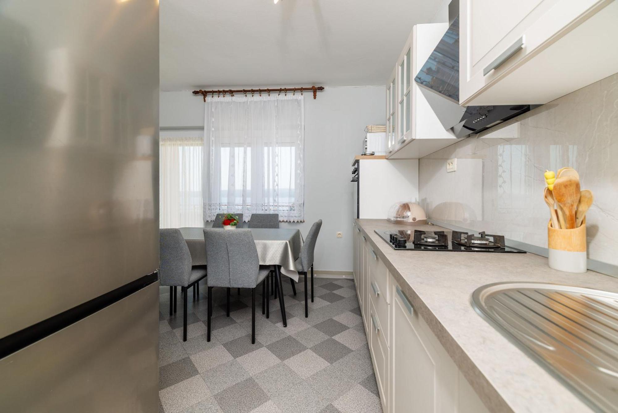 Apartments Melita Dramalj Eksteriør bilde