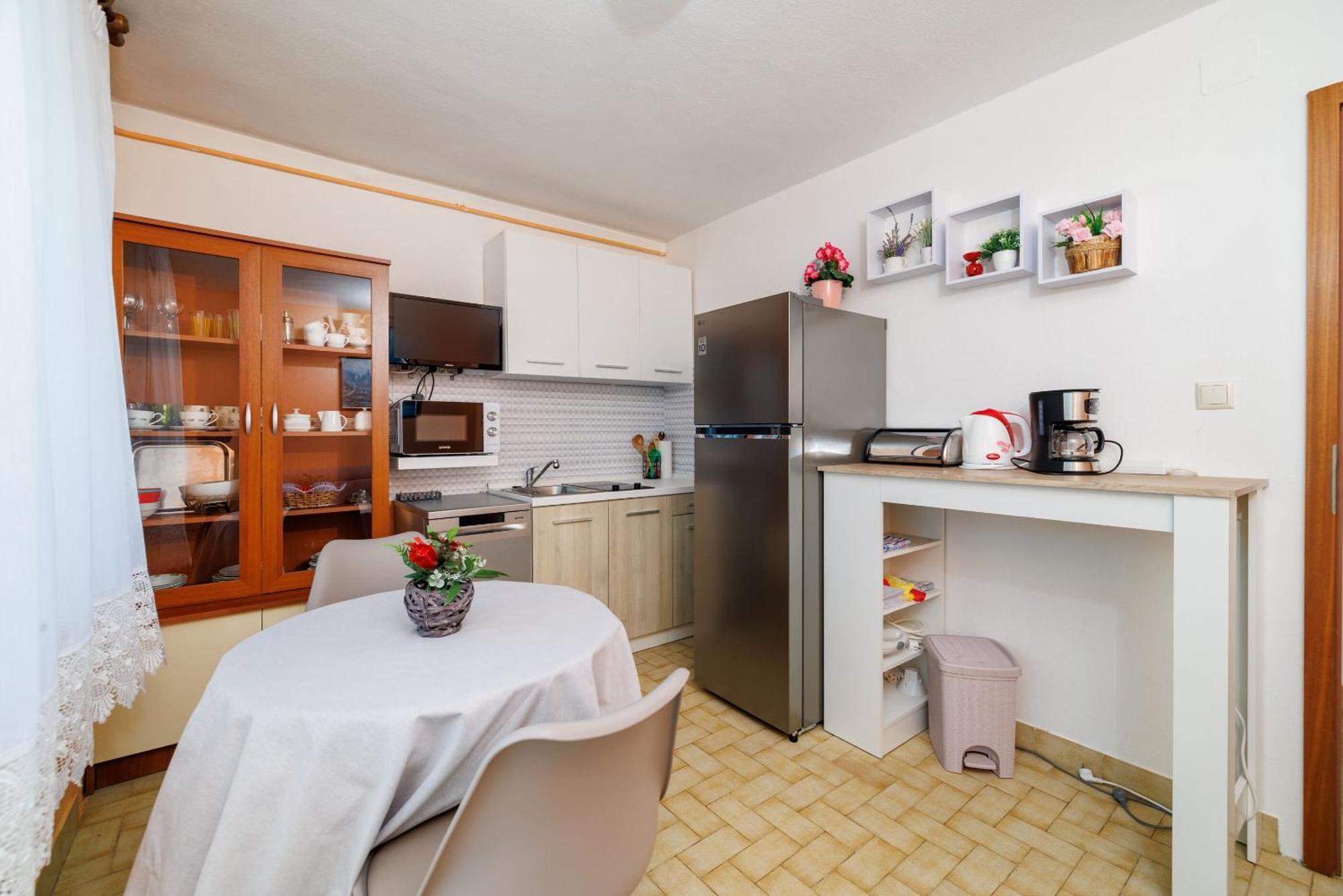 Apartments Melita Dramalj Eksteriør bilde