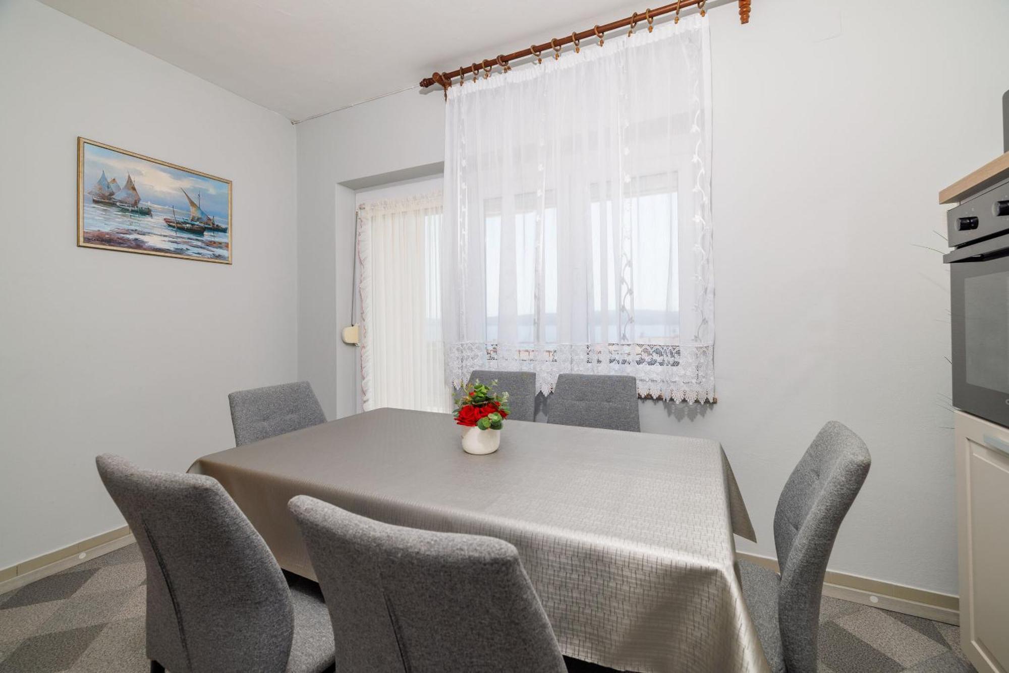 Apartments Melita Dramalj Eksteriør bilde